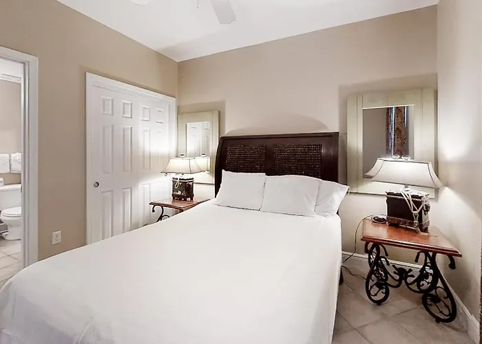 Crystal Shores West 102 Holiday home