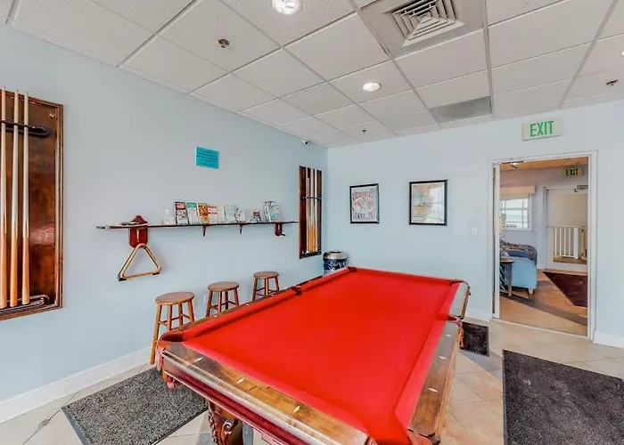 Holiday home Crystal Shores West 102 *