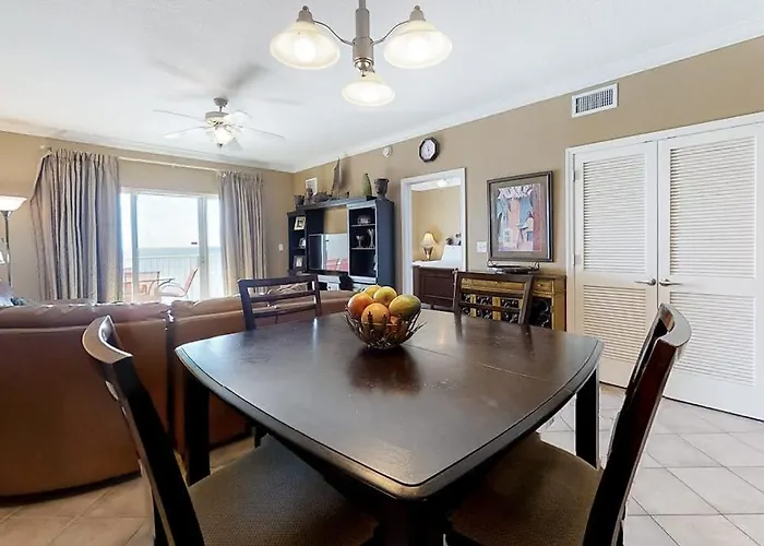 Crystal Shores West 102