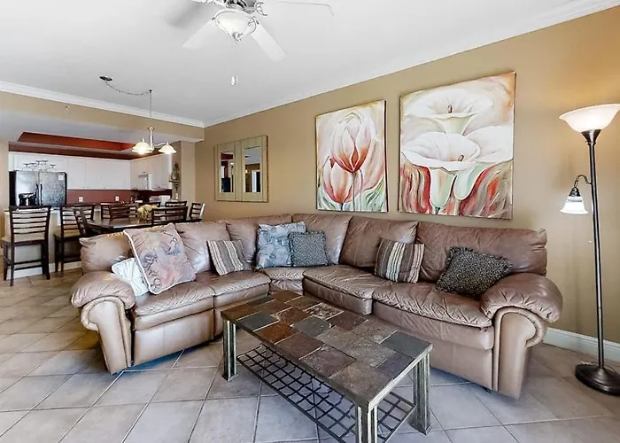 Holiday home Crystal Shores West 102